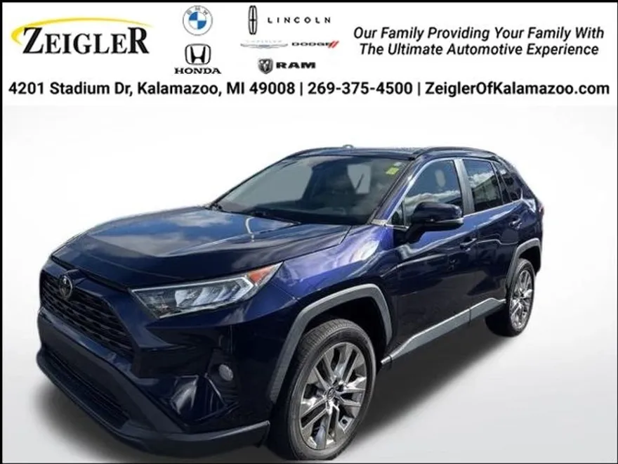 2021 Toyota RAV4 XLE Premium photo 1