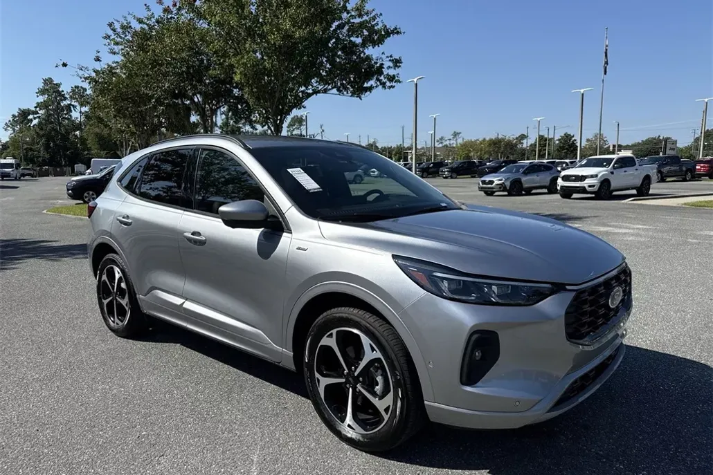 2024 Ford Escape ST-Line Elite photo 1