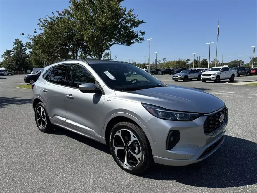 2024 Ford Escape ST-Line Elite photo 1