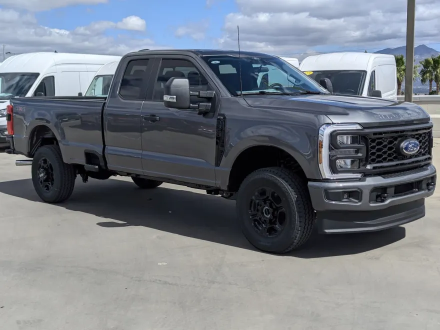 2025 Ford F-350 photo 1