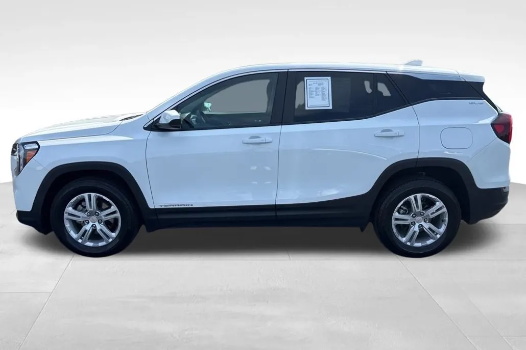 2024 Gmc Terrain SLE photo 1