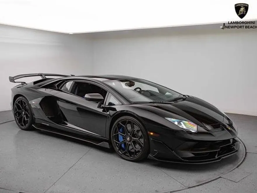 2020 Lamborghini Aventador SVJ Coupe photo 1