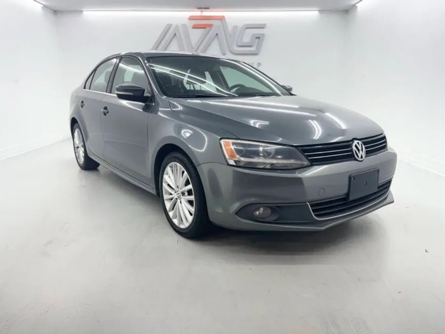 2013 Volkswagen Jetta Highline photo 1