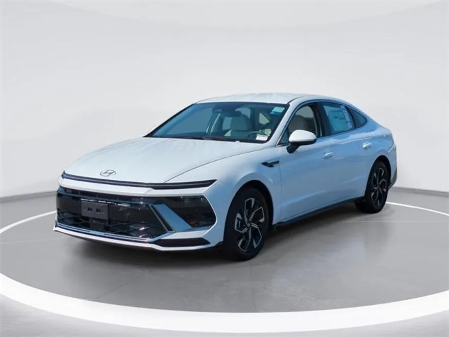 2025 Hyundai Sonata SEL photo 1