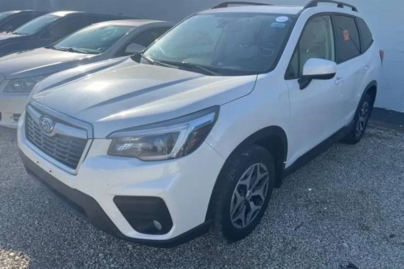 2021 Subaru Forester Premium photo 1