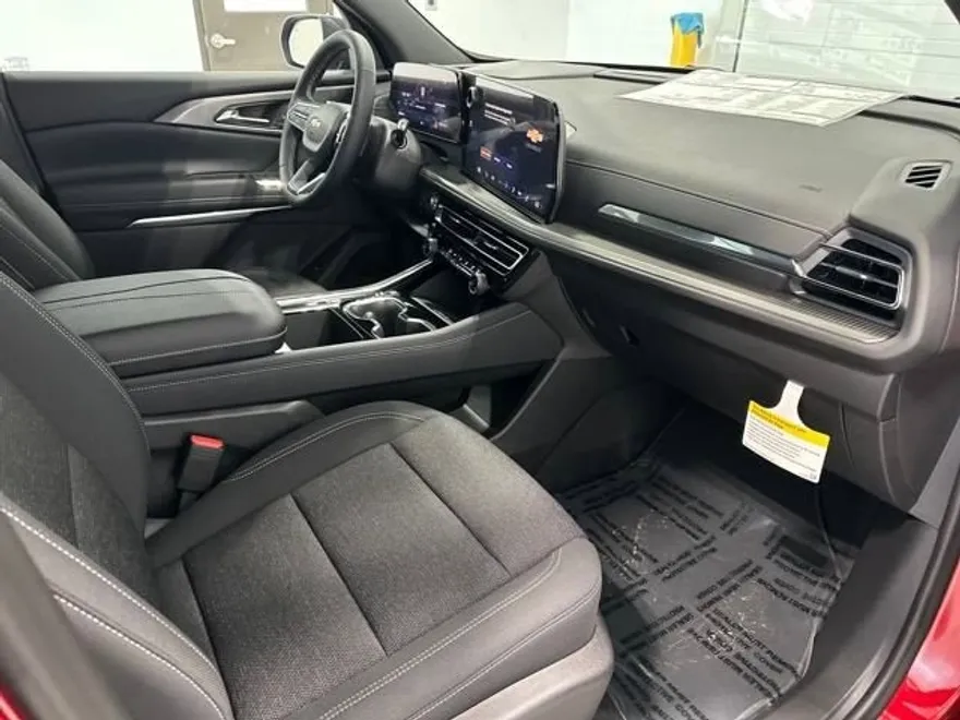2026 Chevrolet Traverse photo 1