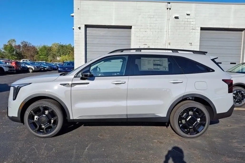 2026 Kia Sorento EX photo 1