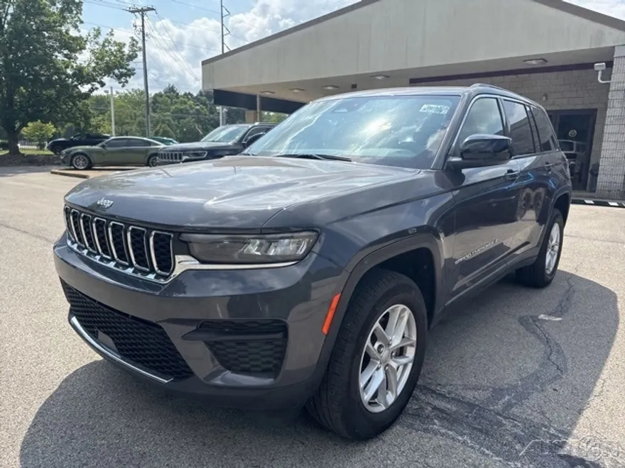 2024 Jeep Grand Cherokee Laredo photo 1