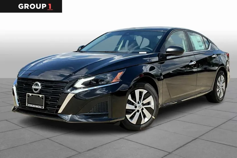 2025 Nissan Altima S photo 1