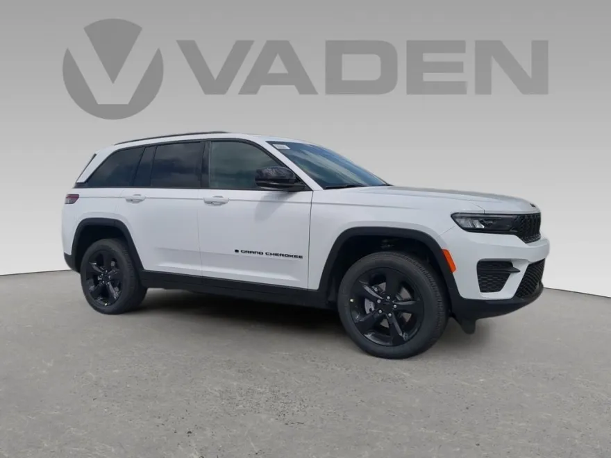 2025 Jeep Grand Cherokee Altitude photo 1