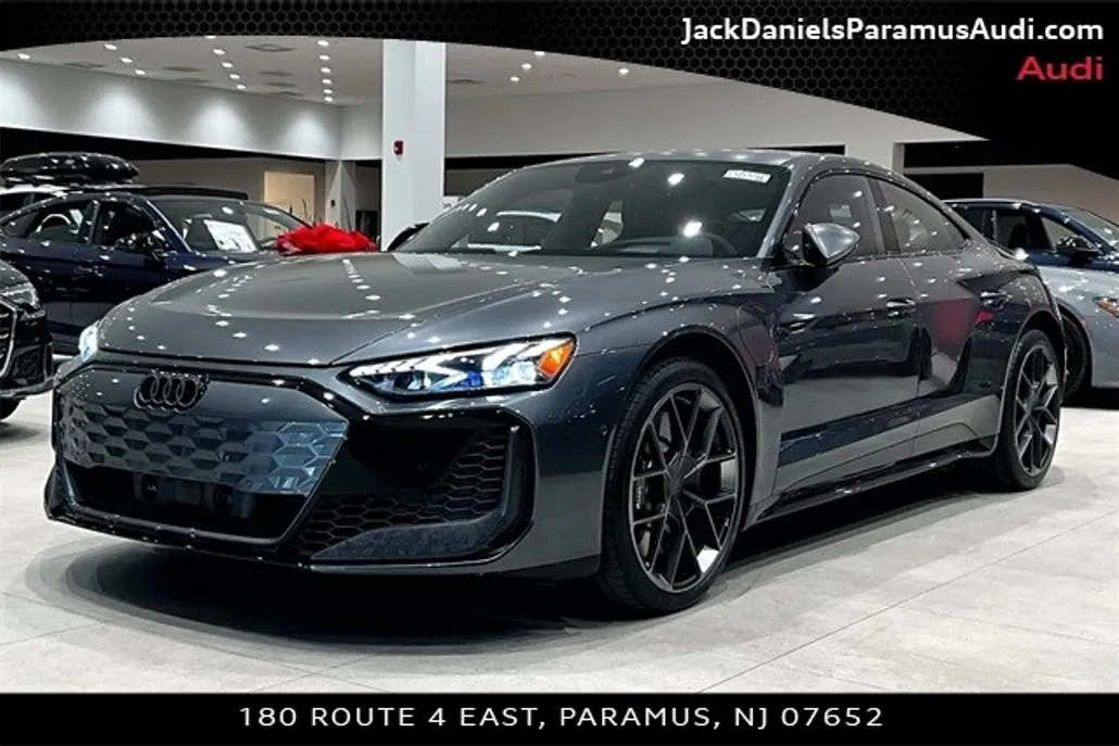 2025 Audi RS e-tron GT Base photo 1