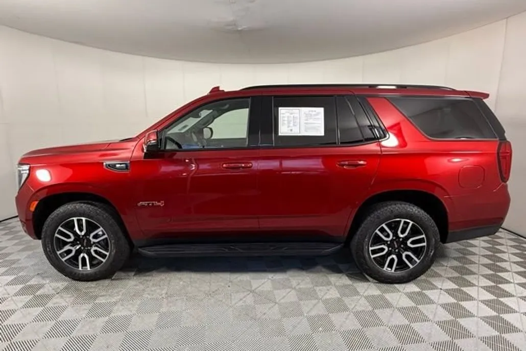 2024 Gmc Yukon AT4 photo 1
