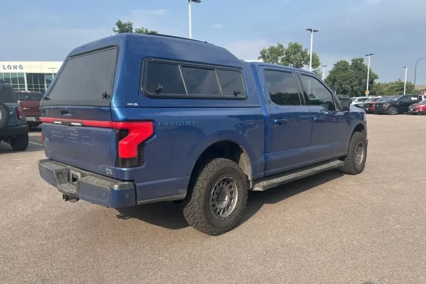 2022 Ford F-150 Lightning Platinum photo 1