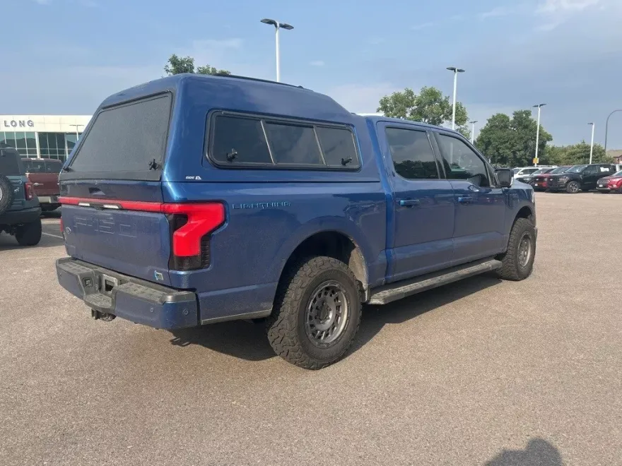 2022 Ford F-150 Lightning Platinum photo 1