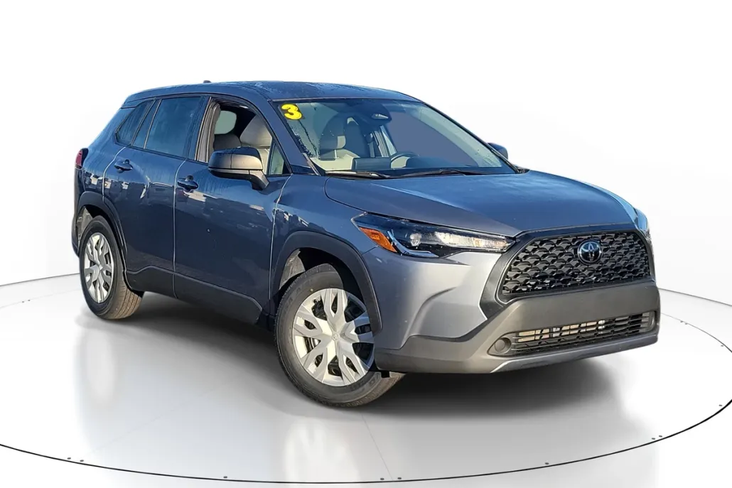 2023 Toyota Corolla Cross L photo 1