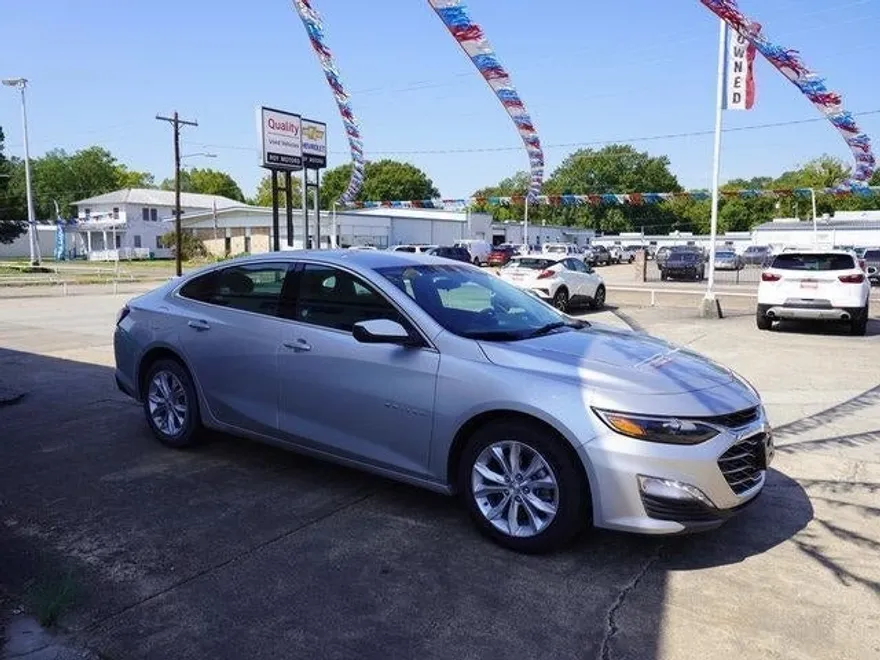 2022 Chevrolet Malibu photo 1