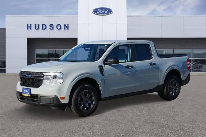 2022 Ford Maverick XLT photo 1