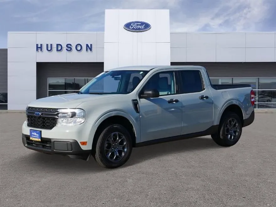 2022 Ford Maverick XLT photo 1