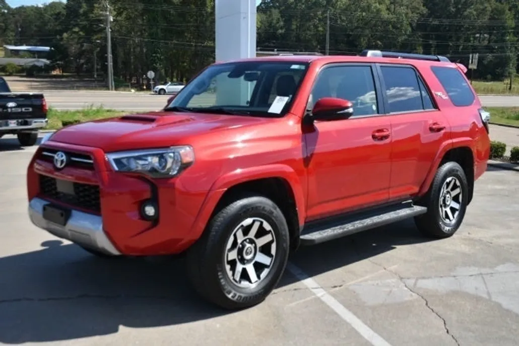 2024 Toyota 4Runner TRD Off-Road Premium photo 1