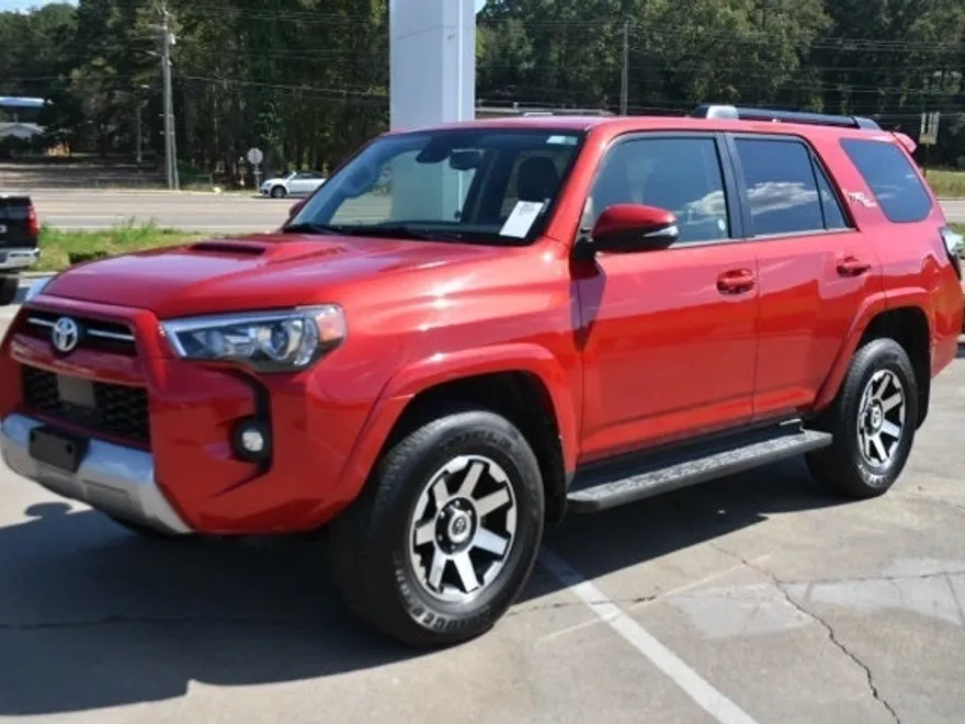 2024 Toyota 4Runner TRD Off-Road Premium photo 1