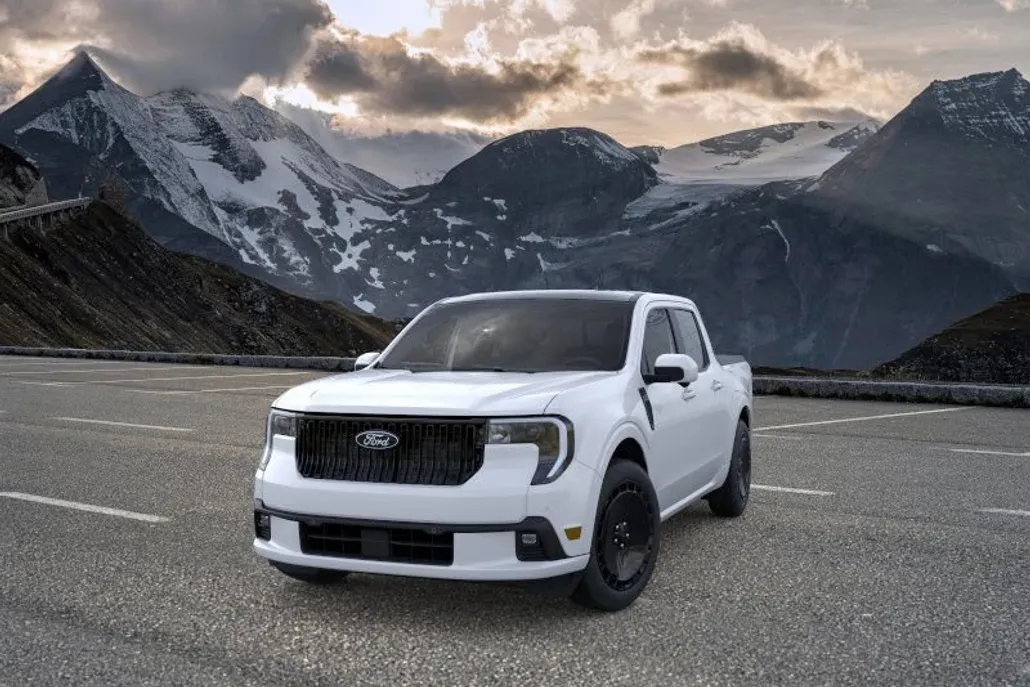 2025 Ford Maverick photo 1