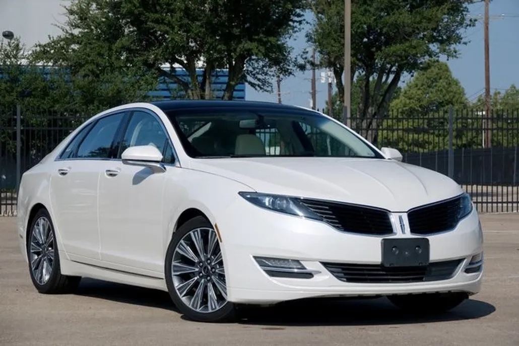 2016 Lincoln MKZ Black Label photo 1