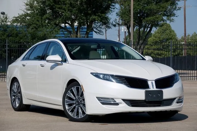 2016 Lincoln MKZ Black Label photo 1