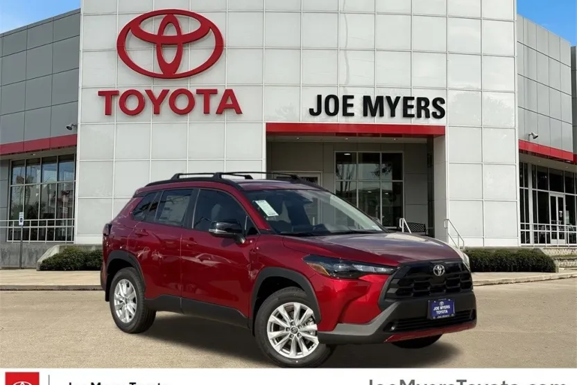 2026 Toyota Corolla Cross LE photo 1
