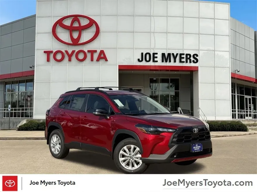 2026 Toyota Corolla Cross LE photo 1