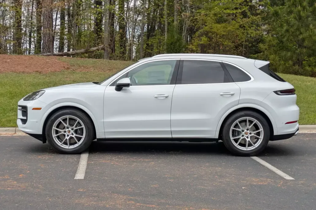 2025 Porsche Cayenne photo 1