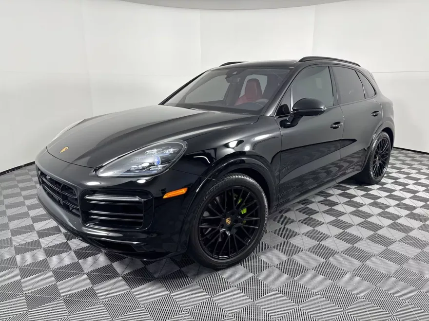 2023 Porsche Cayenne GTS photo 1