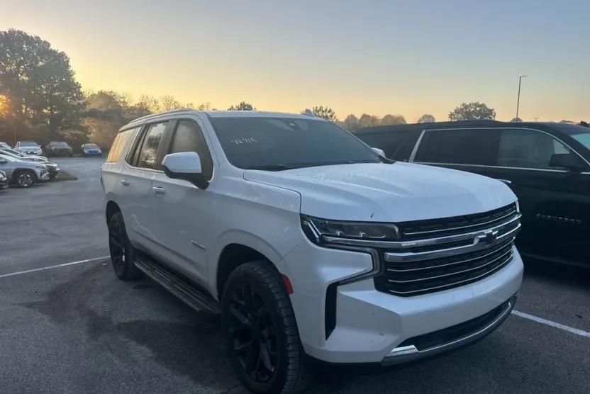 2021 Chevrolet Tahoe LT photo 1
