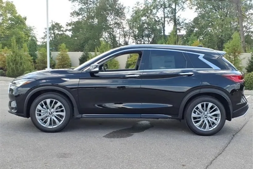 2025 Infiniti QX50 Luxe AWD photo 1