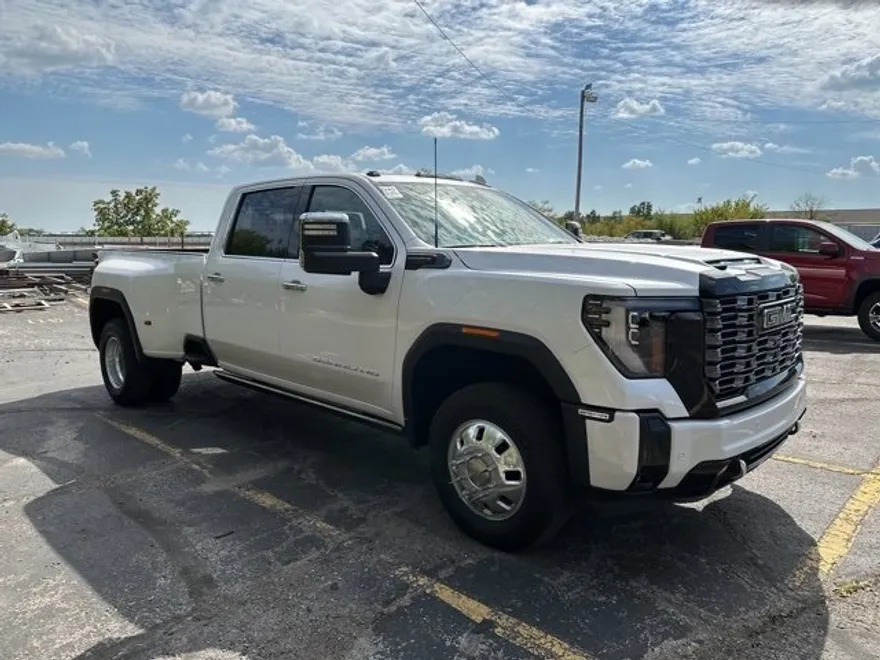 2025 Gmc Sierra 3500 HD Denali Ultimate photo 1