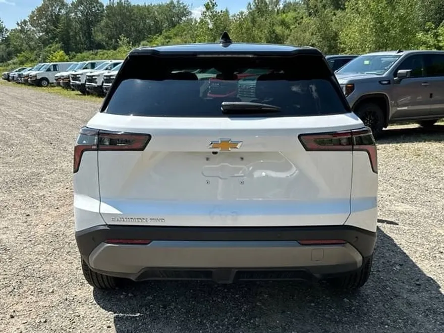 2026 Chevrolet Equinox LT photo 1