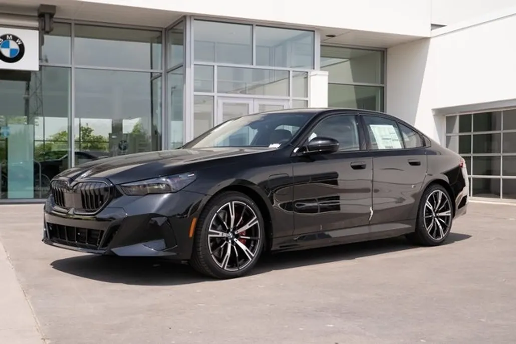 2026 Bmw 550e xDrive photo 1
