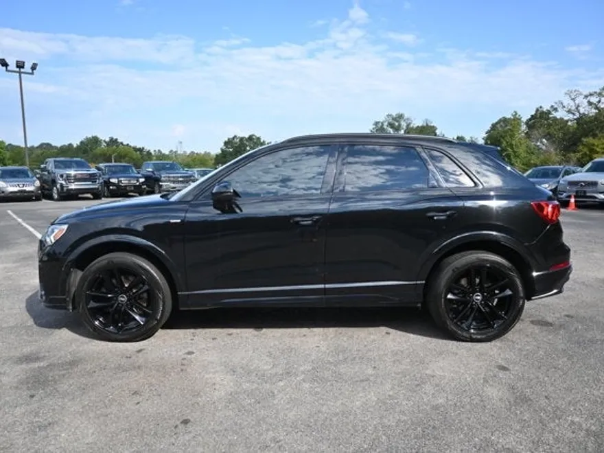 2022 Audi Q3 S line Premium Plus photo 1