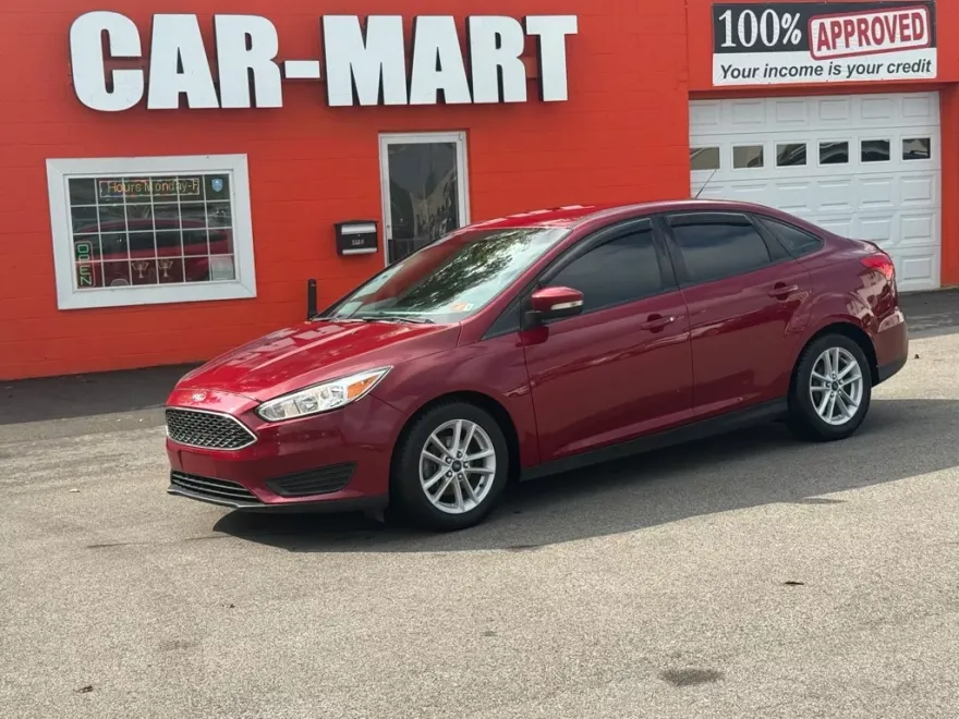 2017 Ford Focus SE photo 1