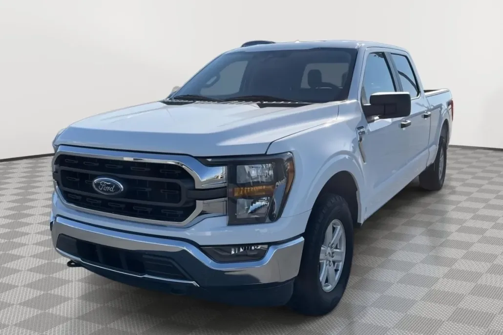 2023 Ford F-150 Platinum photo 1