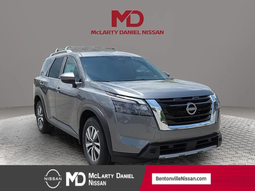 2025 Nissan Pathfinder SL photo 1
