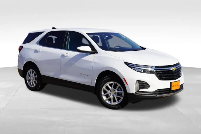 2022 Chevrolet Equinox LT photo 1