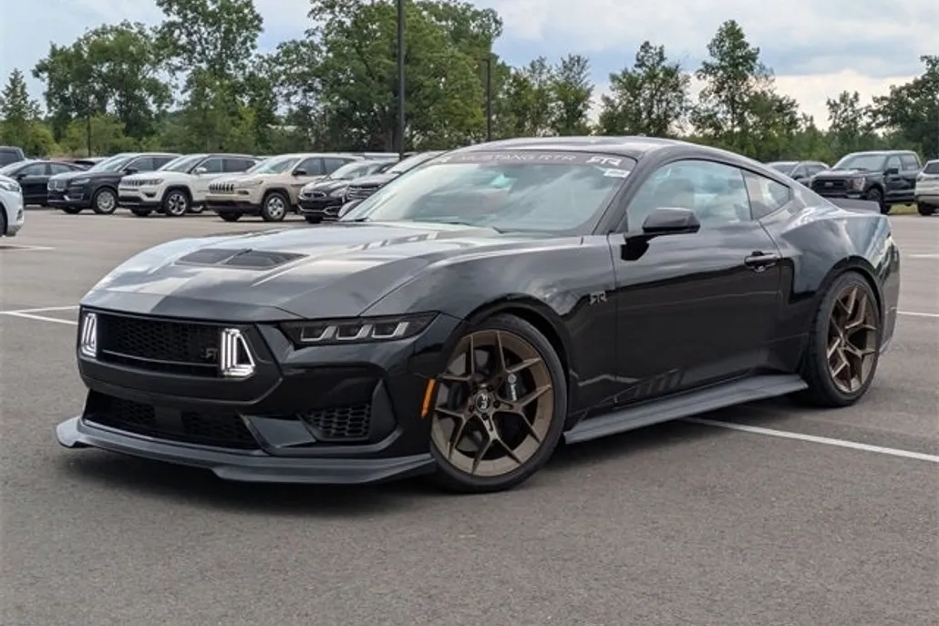 2025 Ford Mustang GT photo 1