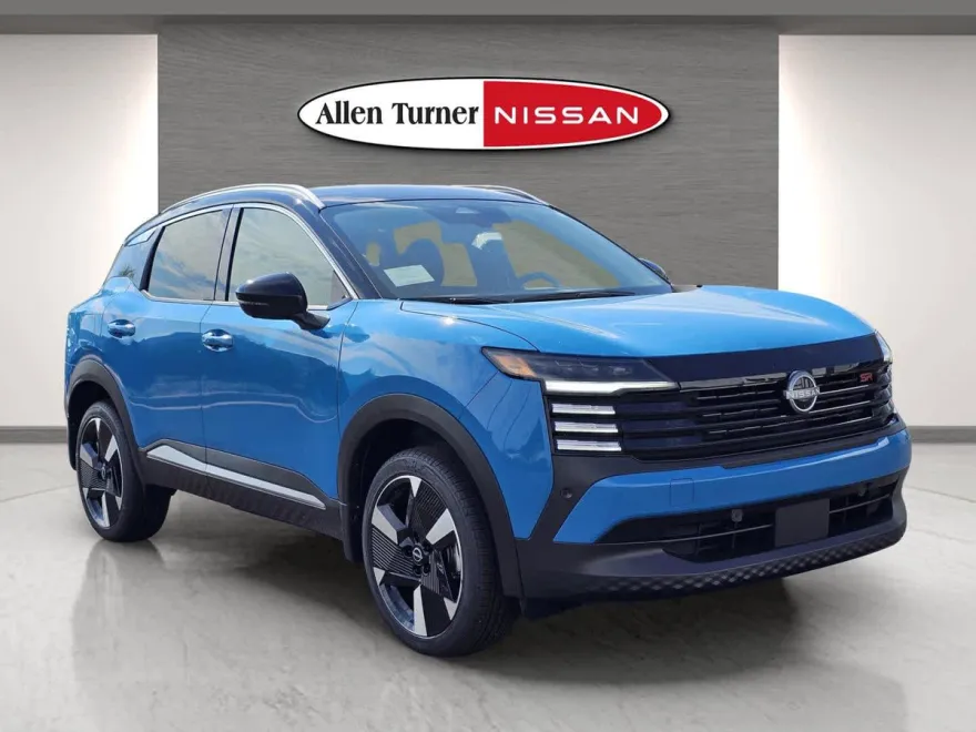 2025 Nissan Kicks SR photo 1