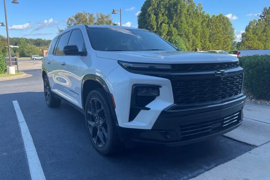 2024 Chevrolet Traverse RS photo 1