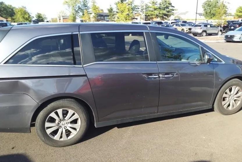 2016 Honda Odyssey EX-L photo 1