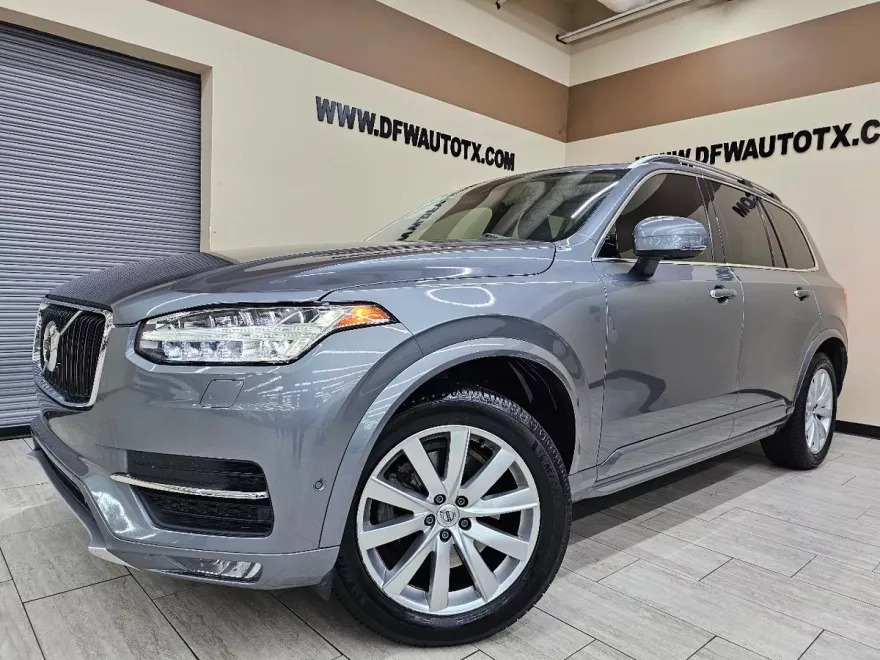 2016 Volvo XC90 T6 Momentum photo 1