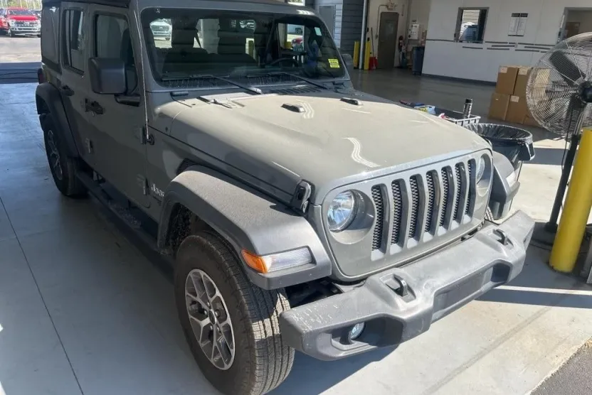 2019 Jeep Wrangler Unlimited Sport photo 1