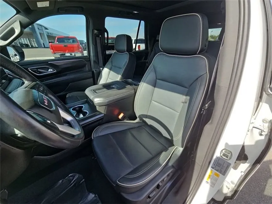 2023 Gmc Yukon SLT photo 1