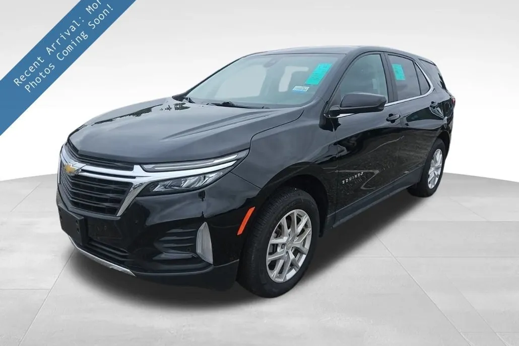 2023 Chevrolet Equinox LT photo 1