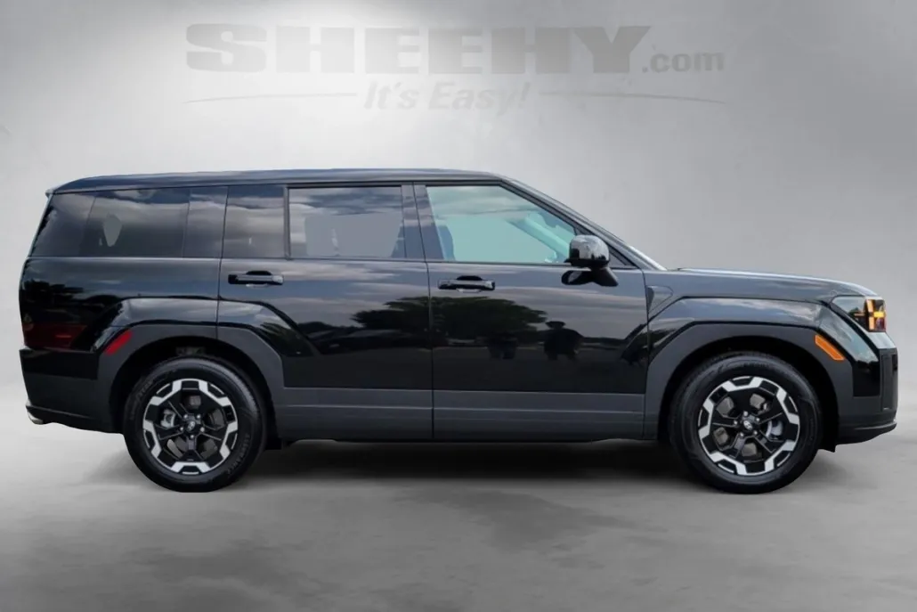 2025 Hyundai Santa Fe SE photo 1